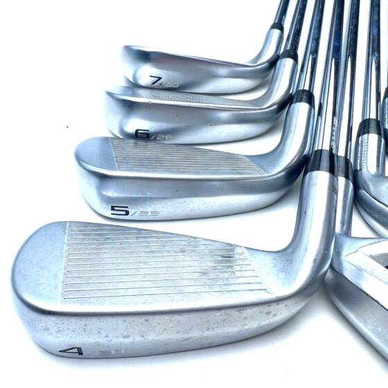 Cleveland Launcher CBX Irons / 4-PW / Dynamic Gold DST 98 R300 Regular Flex
