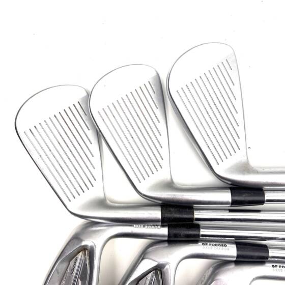 Mizuno JPX900 Forged Irons / 4-9 / XP 95 S300 Stiff Flex