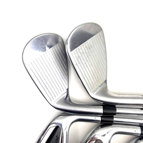 Titleist T300 2019 Irons / 6-PW / AMT Red R300 Regular Flex