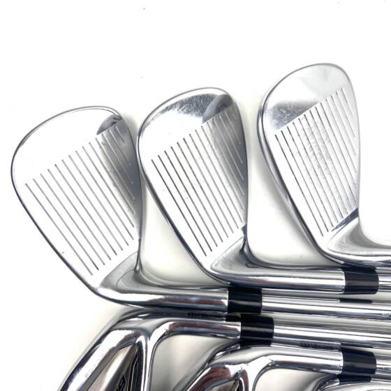 Wilson D9 Forged Irons / 4-PW / Dynamic Gold 105 S300 Stiff Flex