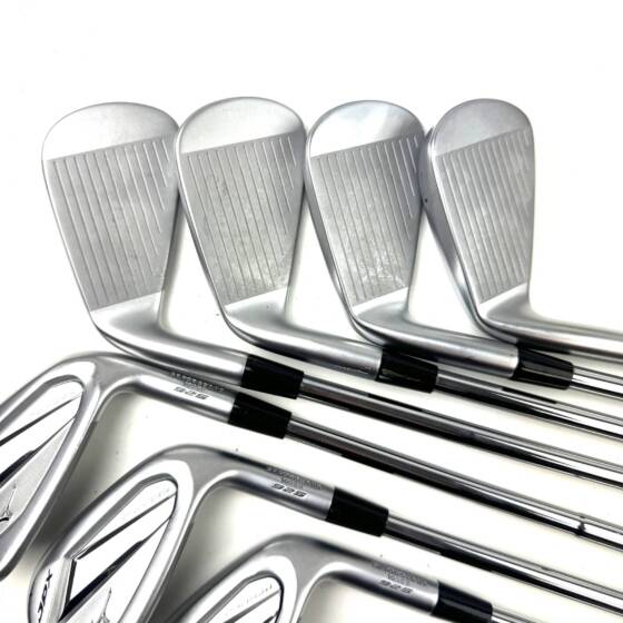 Mizuno JPX 925 Forged Irons / 4-PW / Dynamic Gold S300 Stiff Flex