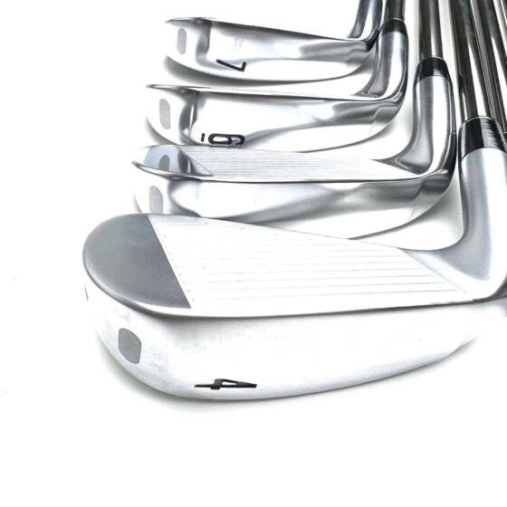 Srixon ZX4/ZX5 Irons / 4-PW / Recoil 95 F3 Regular Flex