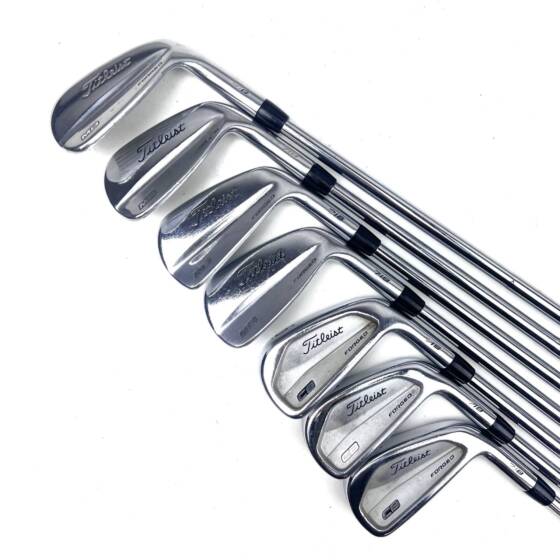 Titleist 718 CB/MB Combo Iron Set / 4-PW / Dynamic Gold S300 Stiff Flex