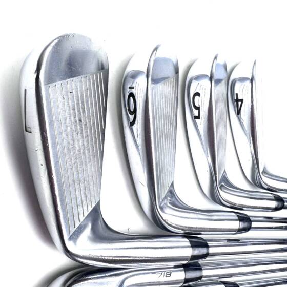 Titleist 718 CB/MB Combo Iron Set / 4-PW / Dynamic Gold S300 Stiff Flex