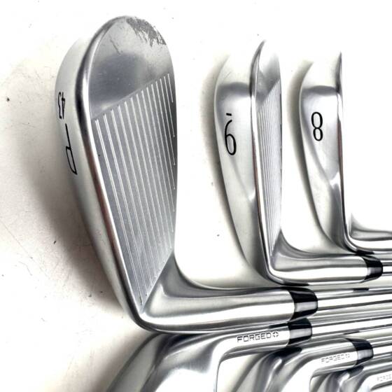 Titleist T250 Irons / 5-PW / AMT Black Regular Flex
