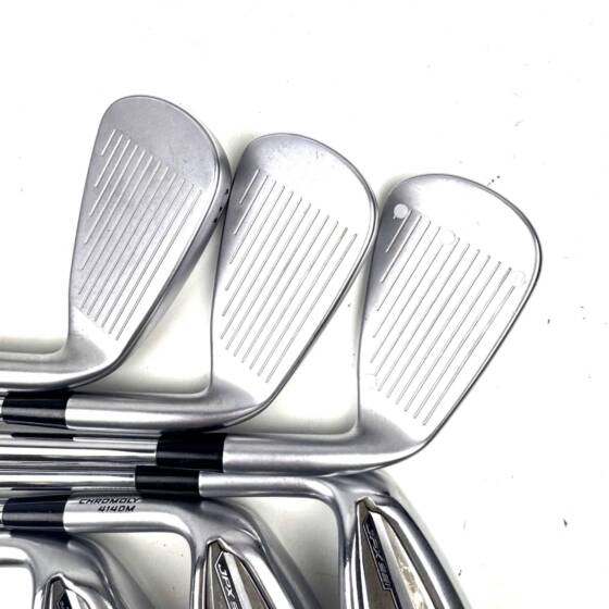 Left Handed Mizuno JPX 921 Hot Metal Irons / 5-PW / Dynamic Gold 105 R300 Regular Flex