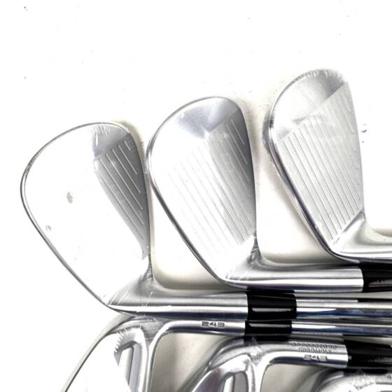 New Mizuno Pro 243 Irons / 4-PW / Dynamic Gold S300 Stiff Flex