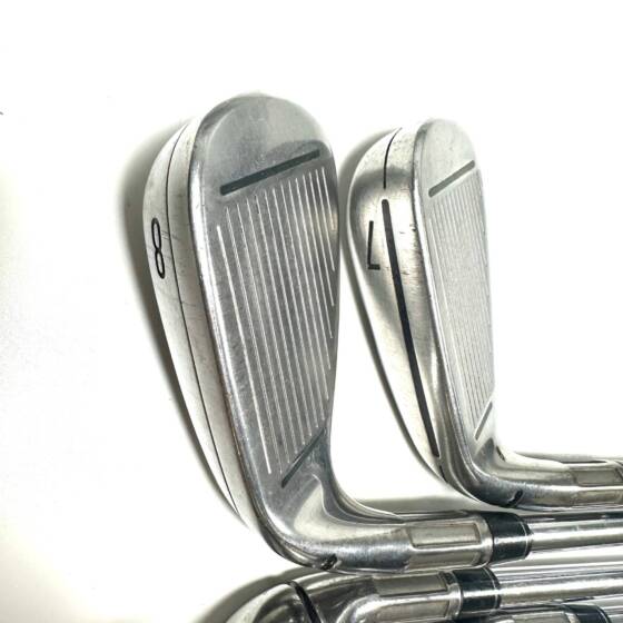 Taylormade M4 Irons / 7-PW / N.S. Pro 840 Regular Flex