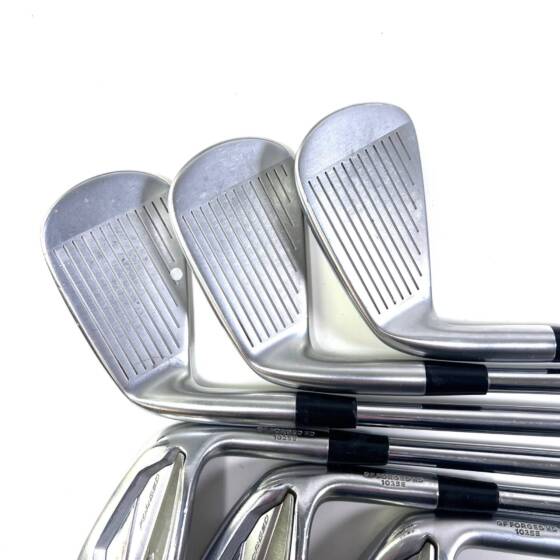 Mizuno JPX 923 Forged Irons / 5-PW / Dynamic Gold 120 X100 X-Stiff Flex