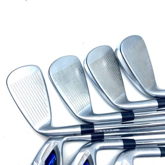 Cleveland Launcher CBX Irons / 4-PW / Dynamic Gold DST 98 R300 Regular Flex