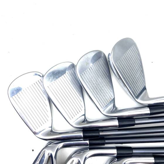 Taylormade SLDR Irons / 5-SW+AW / Fujikura SLDR 67 Regular Flex