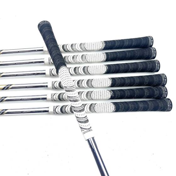 Wilson Staff D9 Irons / 5-PW + GW / Dynamic Gold Tour Issue S300 Stiff Flex