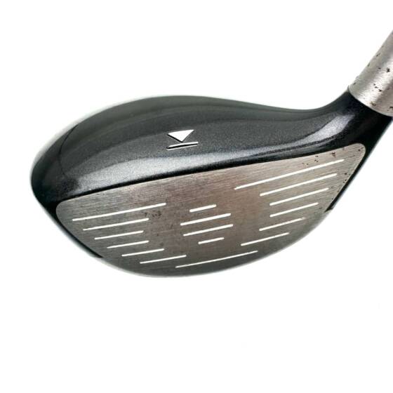 Titleist 904 F 5 Wood / 17 Degree / True Temper Dynamic Gold Regular Flex