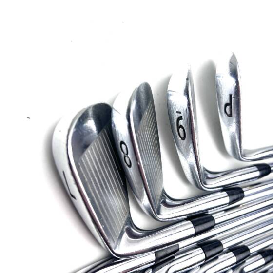 Titleist ZB Forged Irons / 2-PW / True Temper Dynamic Gold Stiff Flex