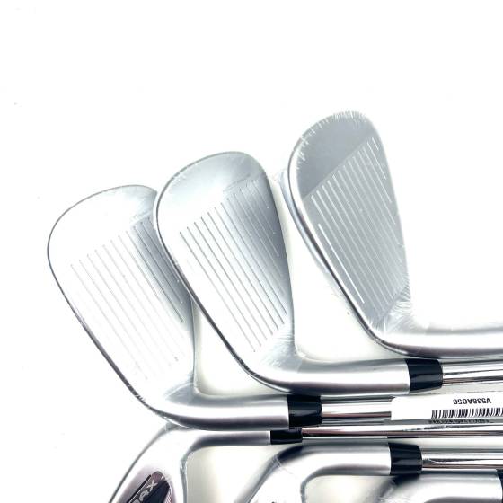 New Cobra King Max Irons / 5-PW / KBS Tour Lite Regular Flex