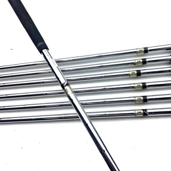 Wilson D9 Forged Irons / 5-PW+GW / Dynamic Gold S300 Stiff Flex