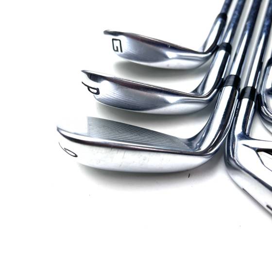 Wilson D9 Forged Irons / 5-PW+GW / Dynamic Gold S300 Stiff Flex