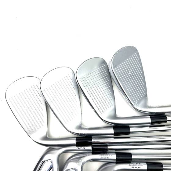 Mizuno JPX 925 Hot Metal Irons / 5-PW+GW / AMT Black Regular Flex