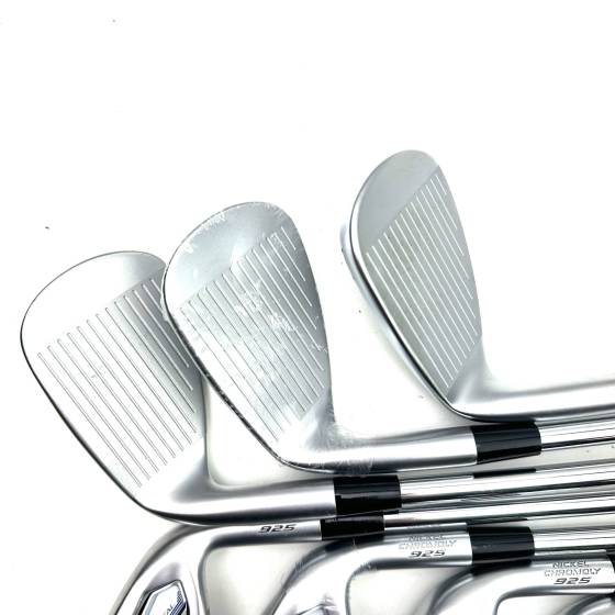 Mizuno JPX 925 Hot Metal Irons / 5-PW+GW / AMT Black Regular Flex