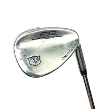 Wilson Staff FG Tour Traction Gap Wedge / 52 Degree / Dynamic Gold Wedge Flex