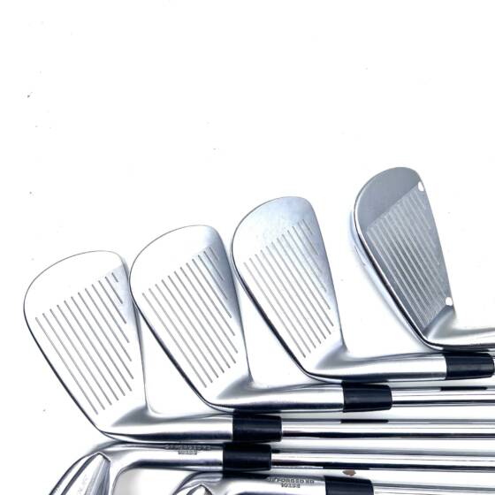 Mizuno JPX919 Tour Irons / 4-PW / True Temper AMT Red Stiff Flex