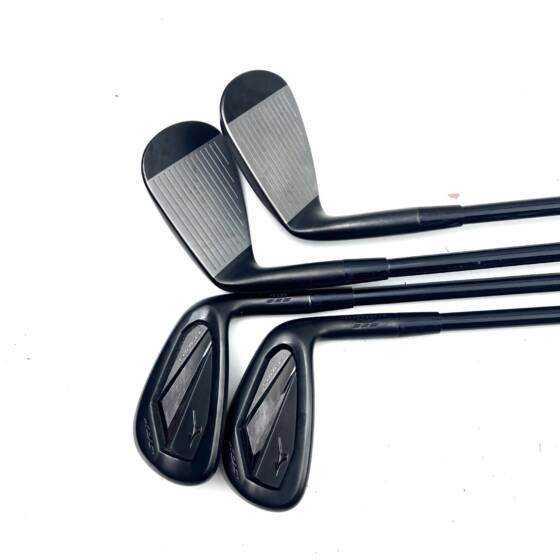 Mizuno JPX925 Forged Black Irons / 8-GW / MMT 65 Regular Flex