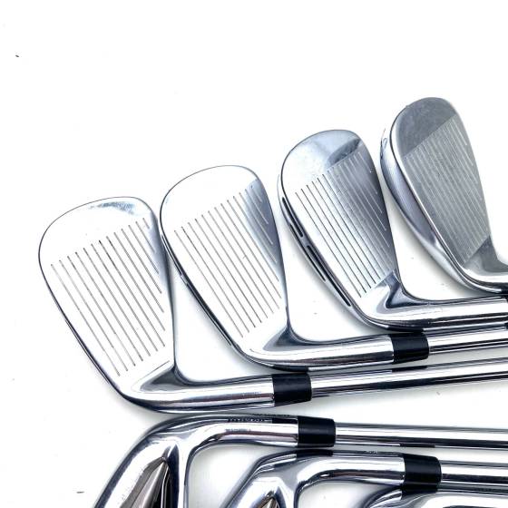 Wilson D9 Forged Irons / 5-PW+GW / Dynamic Gold S300 Stiff Flex