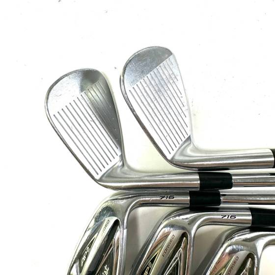 Titleist 716 AP2 Irons / 6-PW / Dynamic Gold S300 Stiff Flex