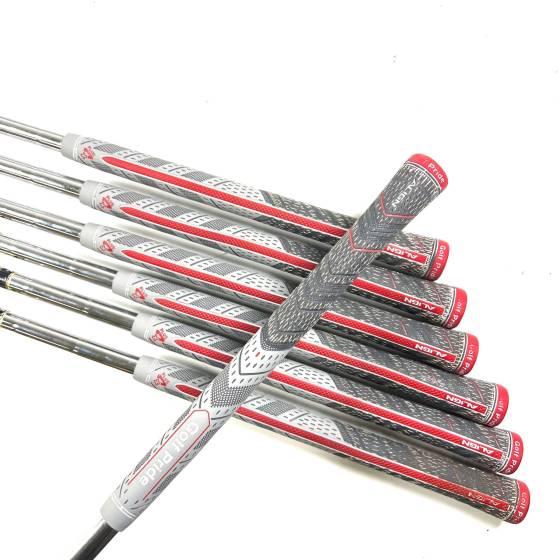 Mizuno JPX 923 Forged Irons / 4-PW / Dynamic Gold X100 X-Stiff Flex