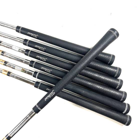 Titleist 712 AP2 Irons / 4-PW / True Temper Dynamic Gold S300 Stiff Flex