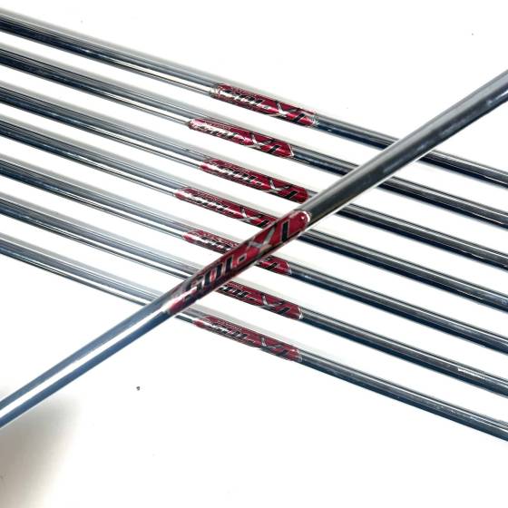 Wilson Staff DI7 Irons / 4-SW / TX-105 Uniflex