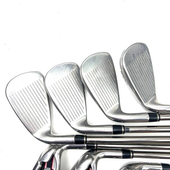 Wilson D200 Irons / 5-SW / UST Mamiya Elements Chrome Regular Flex
