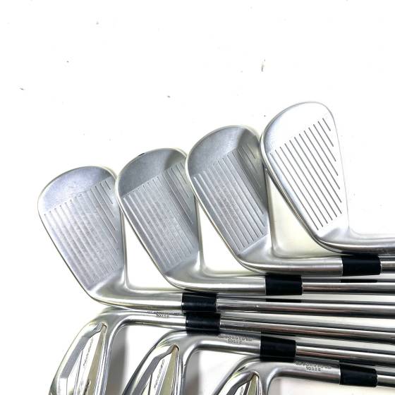 Mizuno JPX 923 Forged Irons / 4-PW / Dynamic Gold X100 X-Stiff Flex