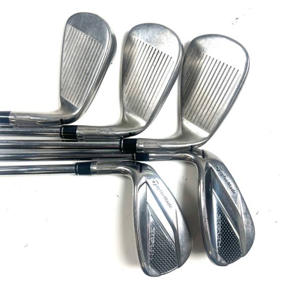 Left Handed Taylormade Stealth Irons / 7-AW / Dynamic Gold R300 Regular Flex