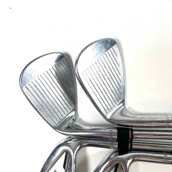 Wilson Staff FG Tour Forged V6 Irons / 7-PW / Dynamic Gold S300 Stiff Flex