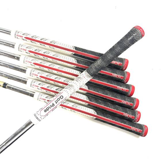 Titleist T100s 2019 Irons / 4-PW / Dynamic Gold X100 X-Stiff Flex