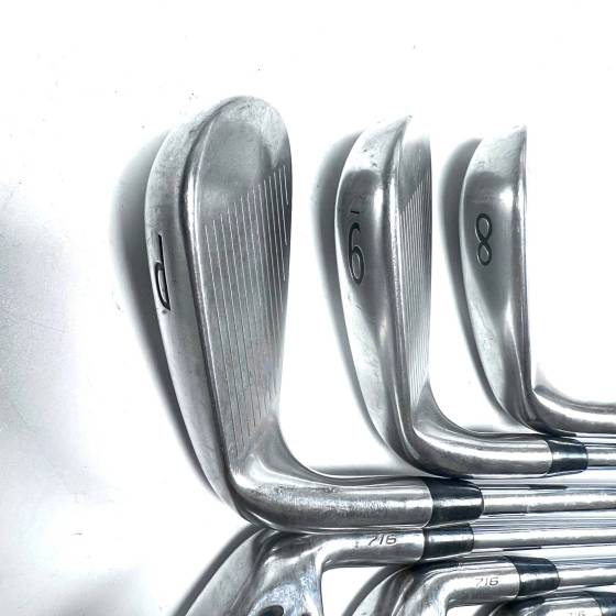 Titleist 716 AP1 Irons / 4-PW / XP90 R300 Regular Flex