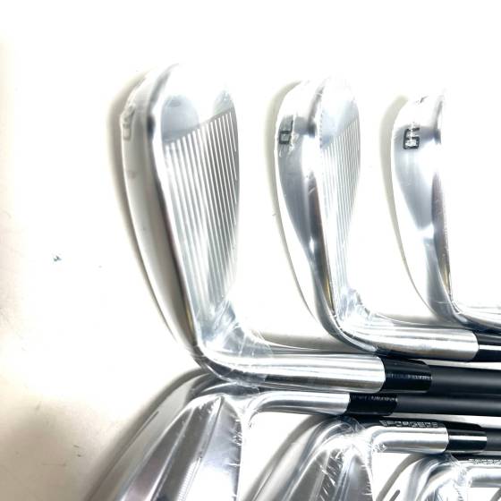 Taylormade P790 2025 Irons / 5-PW+AW / REAX 65 Regular Flex