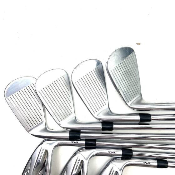 Titleist 718 AP2 Irons / 4-PW / Project X X-Stiff Flex
