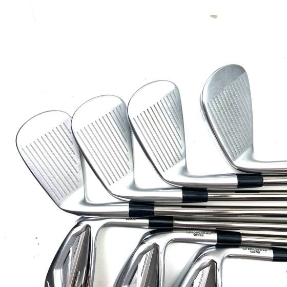 Mizuno JPX 923 Forged Irons / 5-GW / Recoil ESX F2 Senior Flex