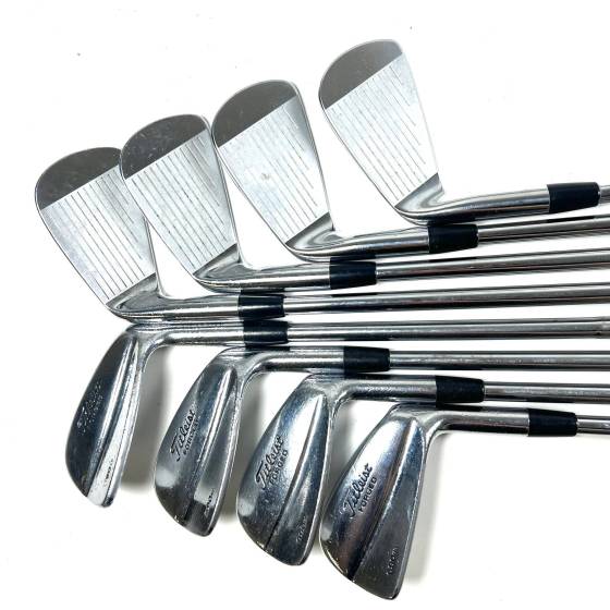 Titleist 690 MB Forged Iron Set / 3-PW / Dynamic Gold Stiff Flex