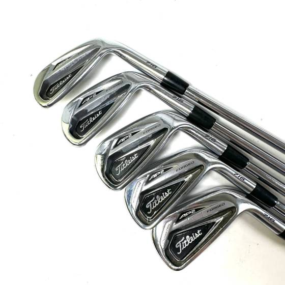 Titleist 716 AP2 Irons / 6-PW / Dynamic Gold S300 Stiff Flex
