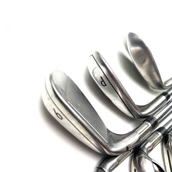 Taylormade M4 Irons / 5-PW + SW / KBS Tour Regular Flex