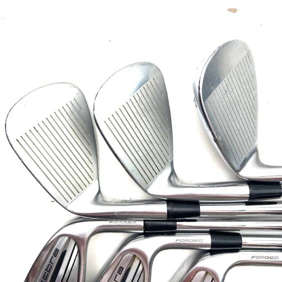 Cobra King Tour 2024 Irons / 5-PW / N.S. Pro Modus 3 Tour 120 X-Stiff Flex