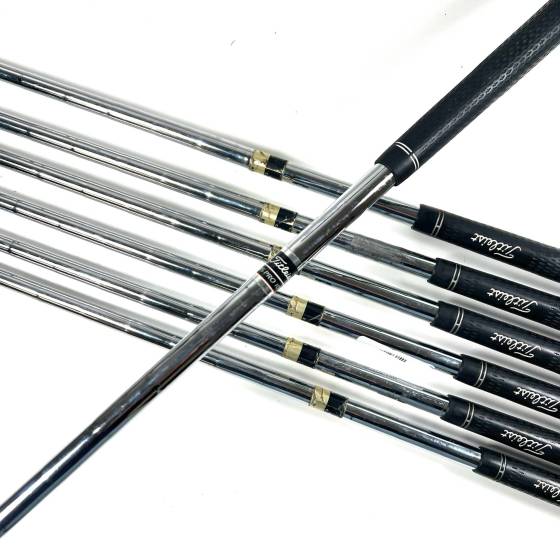 Titleist 710 AP1 Irons / 4-PW / Dynamic Gold Regular Flex