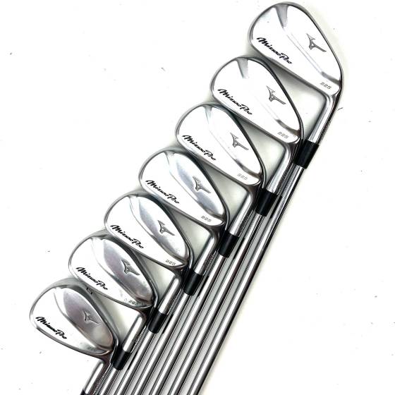 Mizuno Pro 225 Irons / 4-PW / Dynamic Gold 105 Regular Flex