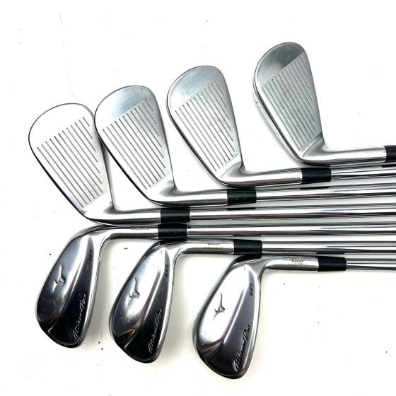 Mizuno Pro 225 Irons / 4-PW / Dynamic Gold 105 Regular Flex