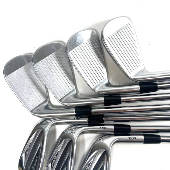 Titleist 716 AP2 Irons / 4-PW / Dynamic Gold R300 Regular Flex