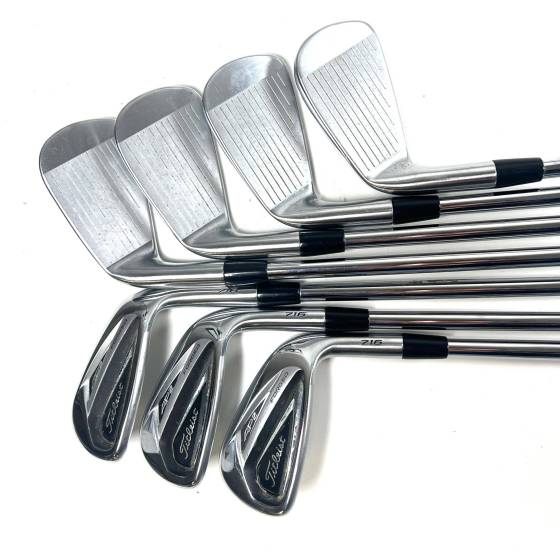 Titleist 716 AP2 Irons / 4-PW / Dynamic Gold R300 Regular Flex