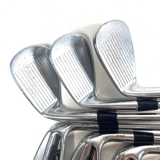Titleist 710 AP2 Irons / 4-PW / Dynamic Gold R300 Regular Flex